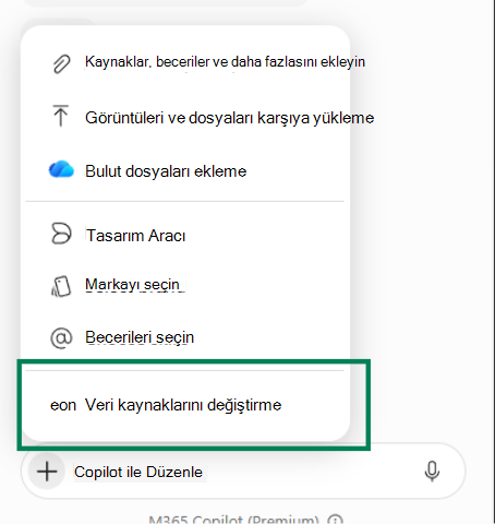 PowerPoint'teki Copilot menüsünden Veri kaynaklarını değiştir'i seçmeyi gösteren ekran görüntüsü.