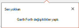 Office 365 için PowerPoint siz yokken paylaşılan dosyanızda kimlerin değişiklikler yaptığını gösterir