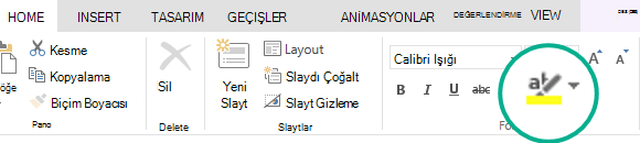 Metin Vurgulayıcı düğmesi, PowerPoint Online şeridinin Giriş sekmesinde yer alır