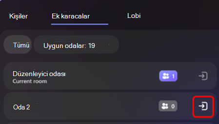 Tam ekran etkinde düzenleyicilerin odaları nasıl değiştirebileceğini gösteren ekran görüntüsü.