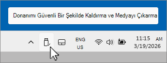 Bildirim tepsisindeki USB aygıtını güvenle kaldır simgesinin ekran görüntüsü.