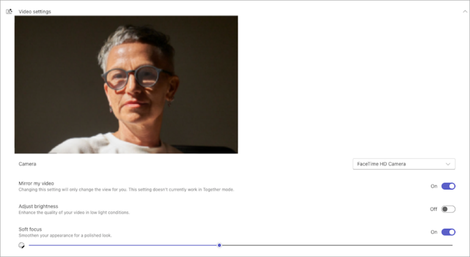 Знімок екрана: попередній перегляд відео в параметрах пристрою Microsoft Teams.