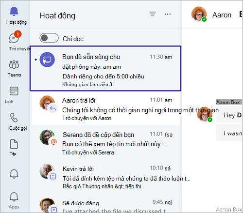 Ảnh chụp màn hình hiển thị xác nhận đặt trước của bàn đặt trước trong nguồn cấp dữ liệu hoạt động Teams trên phần bổ trợ.