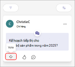 Tin nhắn Teams với nút Bình chọn và mũi tên lên.
