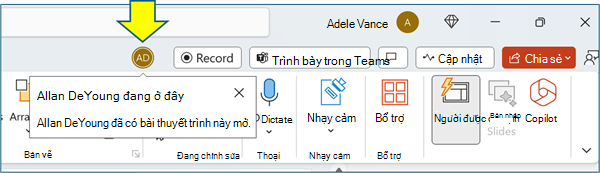 Ảnh chụp màn hình hiển thị Màn hình Cộng tác PowerPoint với biểu tượng người