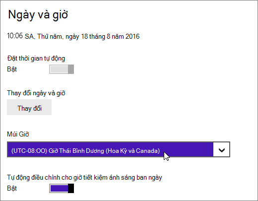 Ảnh chụp màn hình hiển thị menu Ngày và Giờ trong Windows 8.