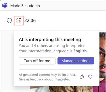 醒目提示 Microsoft Teams 會議中的 [口譯器] 指示器的螢幕擷取畫面。